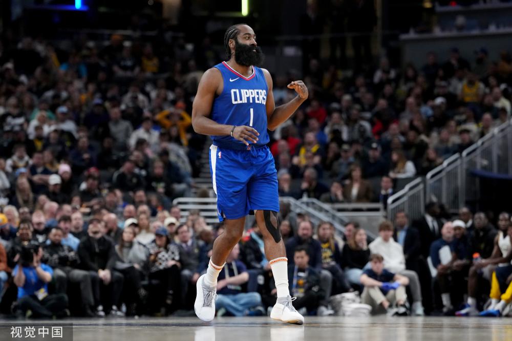 他在中场位 他在中场位