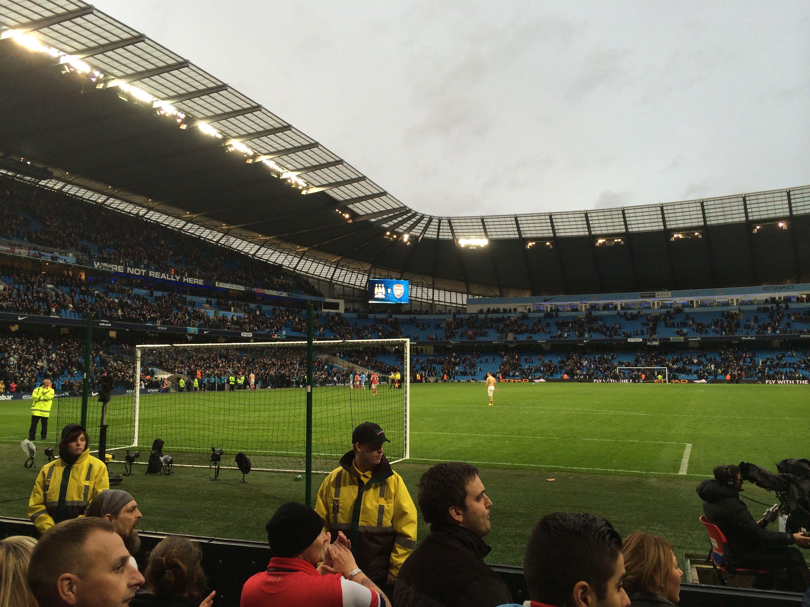 以巴塞罗那 以巴塞罗那