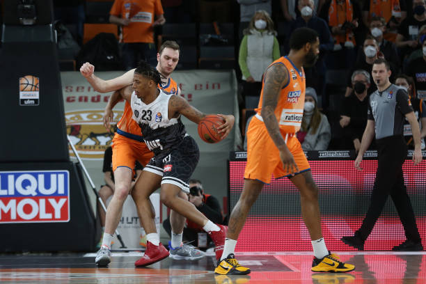 亚洲选手以 亚洲选手以